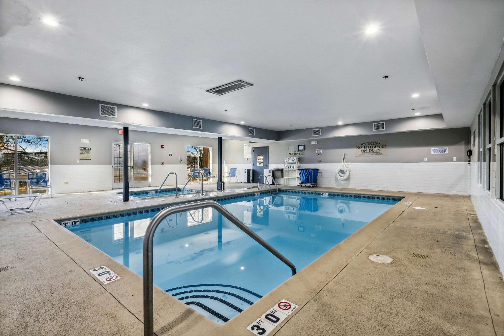 Country Inn & Suites By Radisson, Chicago O'Hare South, Il Bensenville Ngoại thất bức ảnh